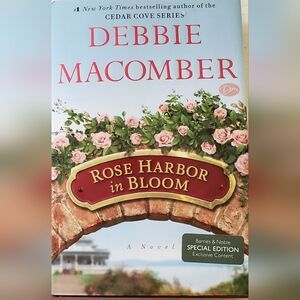 Debbie Macomber "Rose Harbor in Bloom" & The Inn at Rose Harbor.  Set of 2 Books